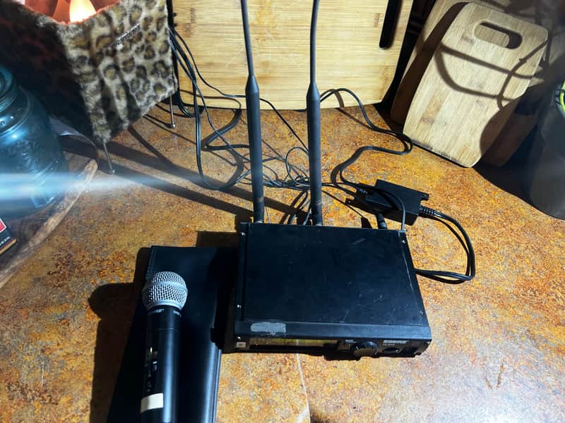 Shure ULXP4 470-560 MHz-G3 ULX2-G3 2009 - Black image 1
