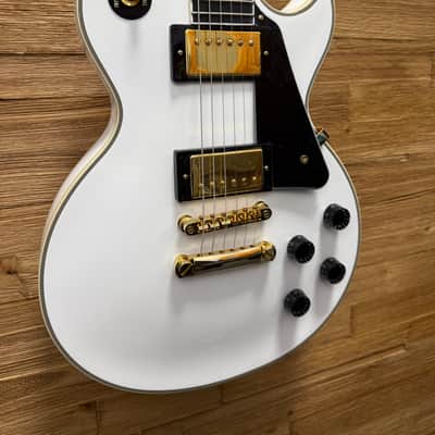 Epiphone Les Paul Custom "Inspired by Gibson Custom" Guitar 2024 - Alpine White 8lbs 5oz w/Hard Case. New! image 6