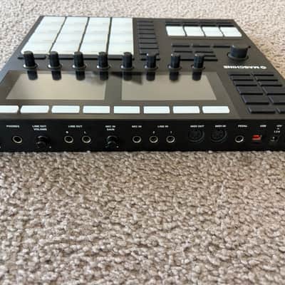 Native Instruments Maschine MK3 + Decksaver + Stand image 5