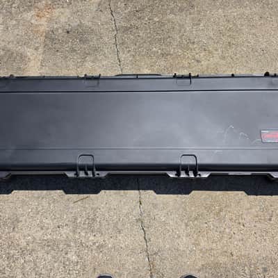 SKB 3i-5014-44 Injection Molded P/J Bass Flight Case with TSA Latches & Wheels 2010s - Black image 2