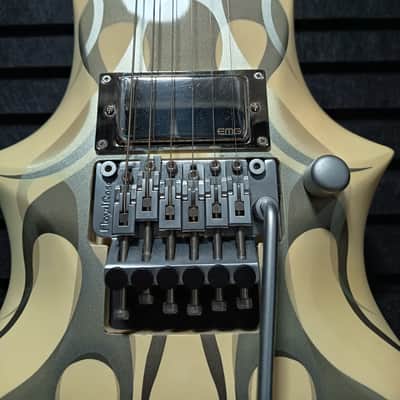 B.C. Rich Draco Ghost Flame 2011 - White with grey flames image 2