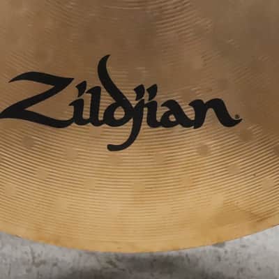 Zildjian 18" ZBT Crash Cymbal image 3