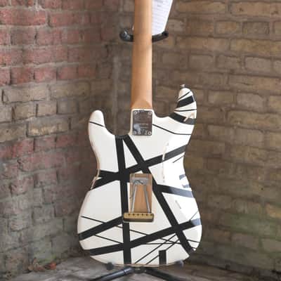 EVH Striped Series ’78 Eruption - White with Black Stripes Relic image 12