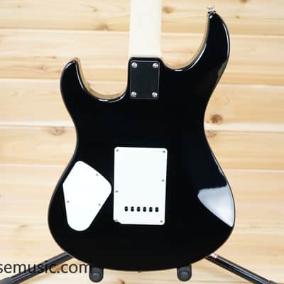 Yamaha PAC112V-BL Pacifica HSS with Rosewood Fretboard - Black image 2