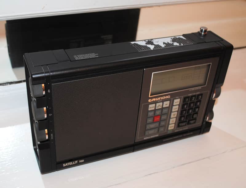 Grundig Satellit 700 World Receiver AM/FM Radio w/ Box & Packing
