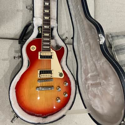 Gibson Les Paul Classic 2022 Cherry Burst Upgraded Locking Tuners Upgraded Gibson case image 6