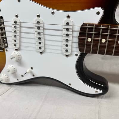 Fender American Vintage Reissue AVRI '62 Stratocaster Guitar with Case 1988 - 3-Color Sunburst / Rosewood fingerboard image 6