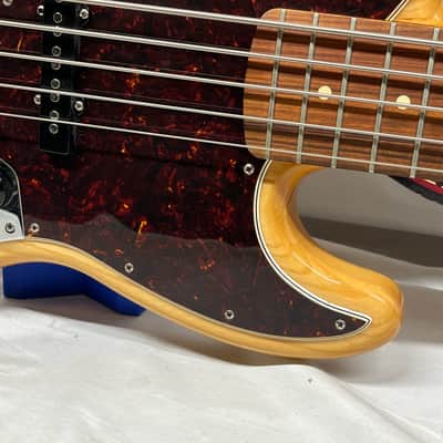 Fender Deluxe Jazz Bass V 5-String Electric Bass image 6
