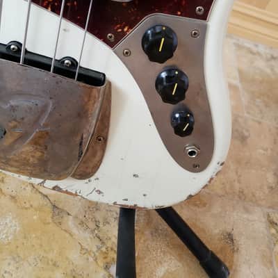 Fender Classic 60s Jazz. Heavy Relic 2018 Vintage White Relic Nitros Cellulose Lacquer. Beautiful Checking. image 5