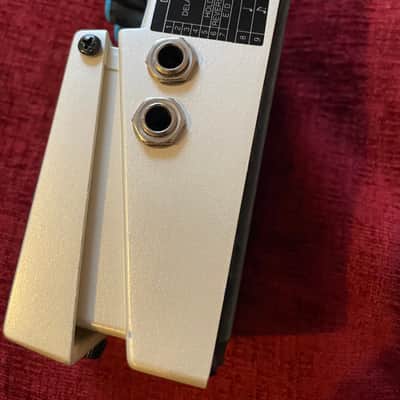 Boss DD-5 Digital Delay (Pink or Dark Gray Label) 1995 - 2003 - White image 7