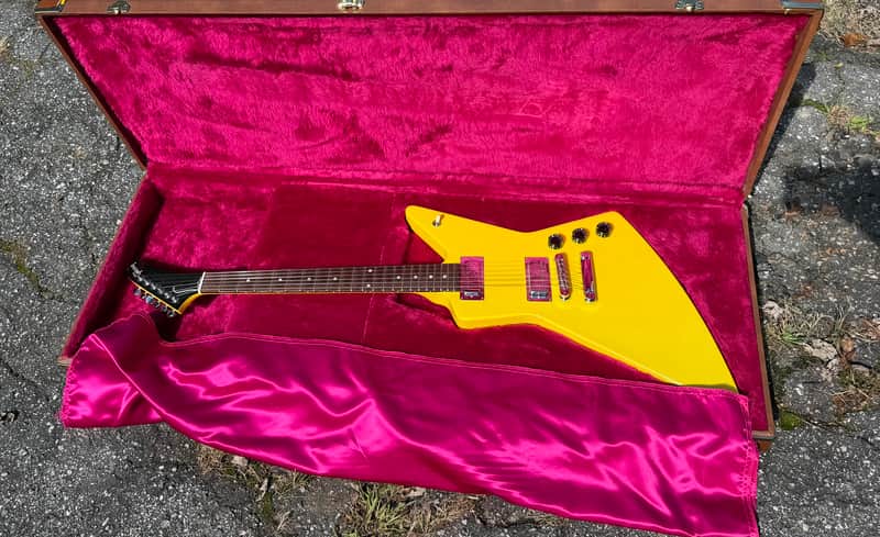 2003 Gibson Limited Edition X-Plorer Yellow Sparkle W/OHSC Explorer Mini Humbuckers