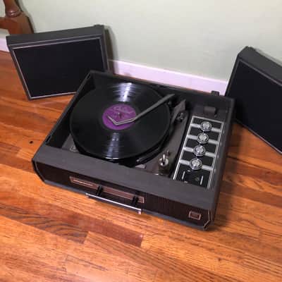1970 Magnavox Port. Record Ch. Stereo - Fully Refurbished, Turntable image 3