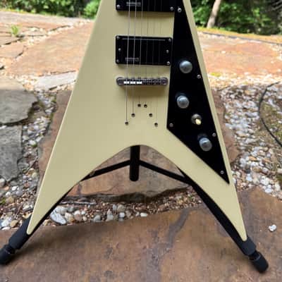 Douglas Fulcrum Pro 2012 - Flying V Guitar White image 1