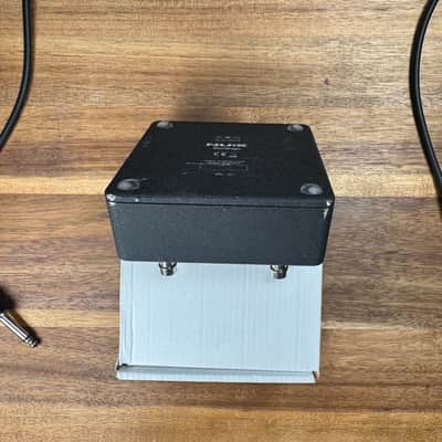 NuX NBP-5 Melvin Lee Davis Signature Bass Preamp + DI image 2