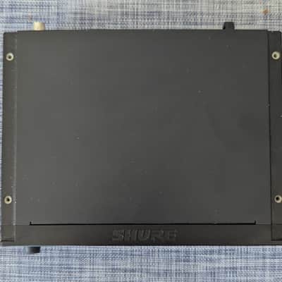 Shure PSM 300 In-Ear Monitoring System (P3T and P3RA) H20 Band 2019 - Black image 7