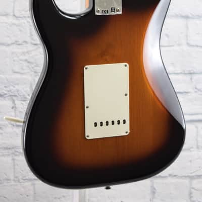 Fender Vintera II '60s Stratocaster - 3-Color Sunburst image 4