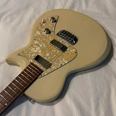 2007 Taylor SB1 Classic - Made in USA - Aged Translucent White - Free Pro Setup - Weighs only 7.5 lbs image 6