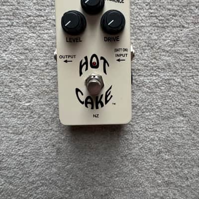 Crowther Hot Cake 1976 - Present - White image 1