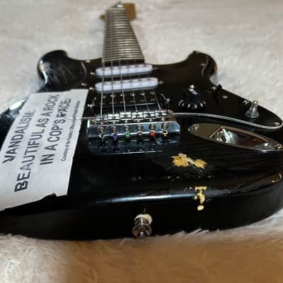 Kurt Cobain Vandalism Stratocaster Replica - 35" Mini Guitar - Reliced image 8