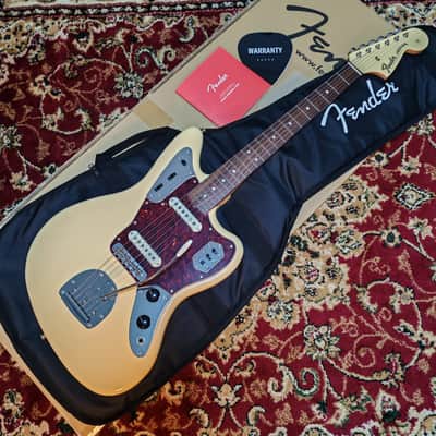 Fender FSR Made in Japan Traditional II 60s Stratocaster, Gold