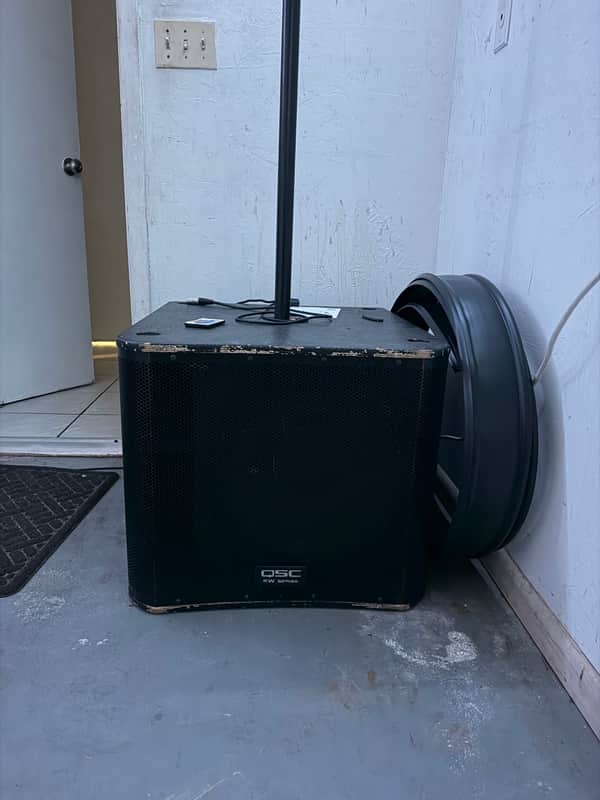 QSC KW181 1000-Watt 18