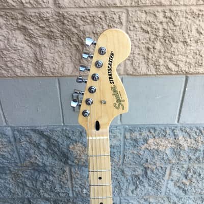 Squier Affinity Series Stratocaster with Maple Fretboard Olympic White image 3