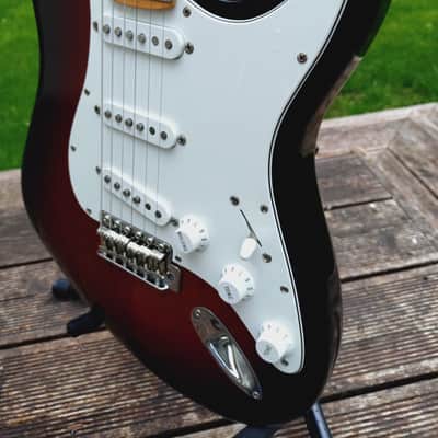 Fender Stratocaster 2003 - 3-Tone Sunburst / Maple Neck image 17