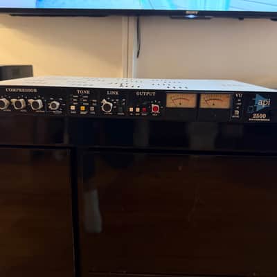API 2500 Stereo Bus Compressor 2020 - Present - Black image 8
