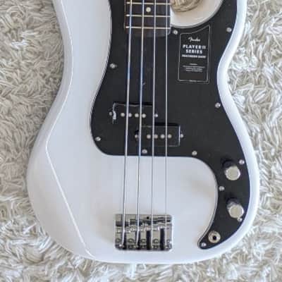 Mint Fender Player II Precision Bass guitar, Rosewood Fingerboard, Polar White - MIM image 1