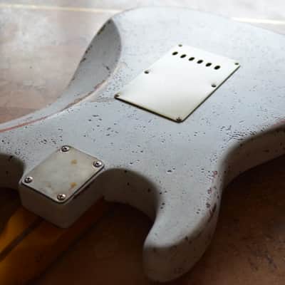 American Fender Stratocaster Nitro Faded White Heavy Relic Custom Shop Fat 50's Pickups image 17