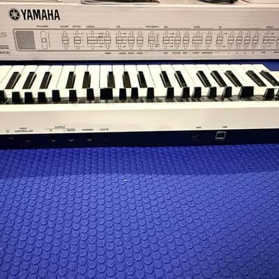 Yamaha Reface CS Virtual Analog Synth - White - Excellent Condition image 10