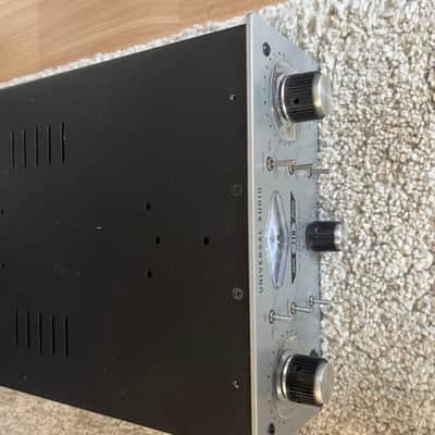 Universal Audio 710 Twin-Finity Microphone Preamp 2009 - Present - Silver image 2