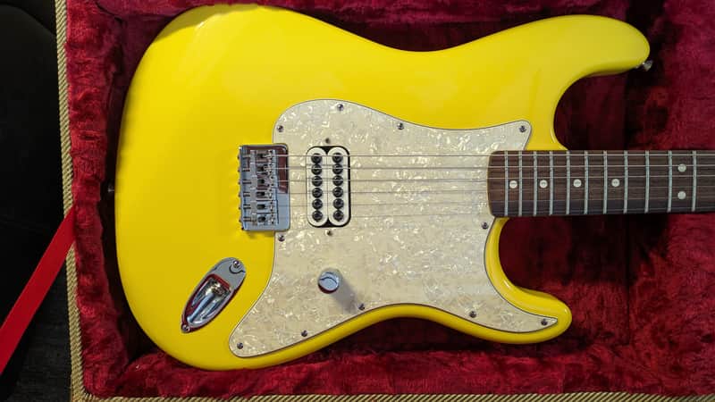 Original Fender Tom DeLonge Artist Series Signature Stratocaster 2002 - 2003 - Graffiti Yellow