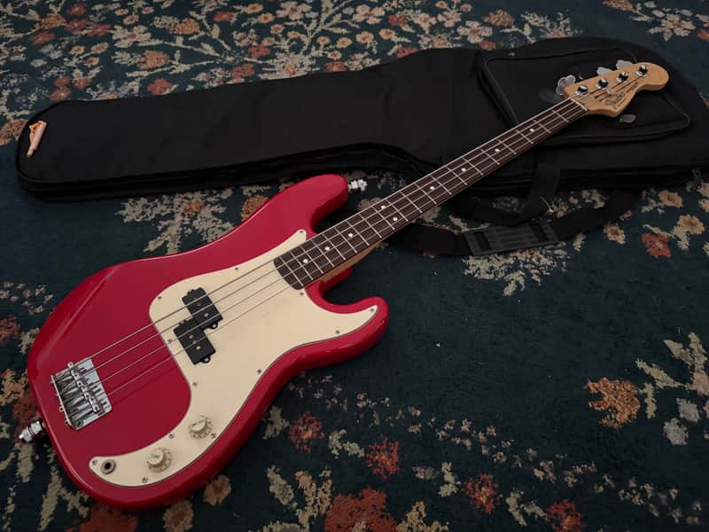 Fender Precision Bass 2005 - Red image 1