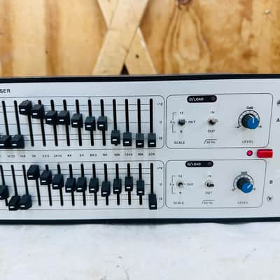 Immagine Klark Teknik DN360 2-Channel 31 Band Graphic Equalizer - Tested & Working #4669 - 5