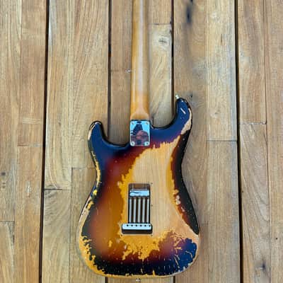 Fender Mike McCready Signature Stratocaster 2023 - Present - 3-Color Sunburst Relic image 7