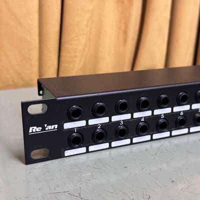 REAN 48 point patch bay image 2
