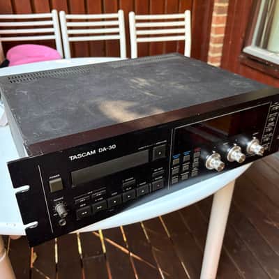 Tascam DA30 DAT Recorder image 3