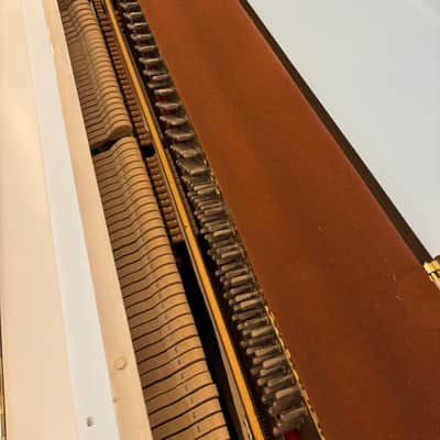 Hyundai U821 Upright Piano 1981-1990 - White image 9