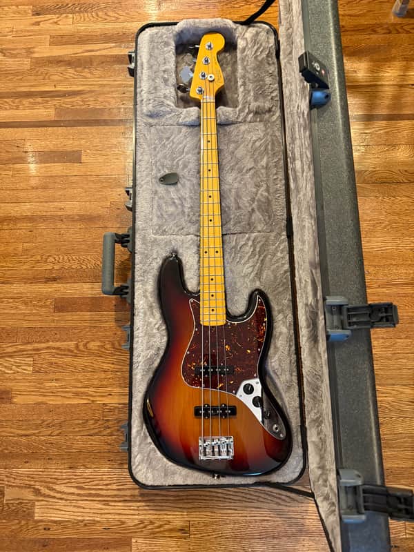 Fender American Professional II Jazz Bass with Maple Fretboard 2024 - 3-Color Sunburst image 1