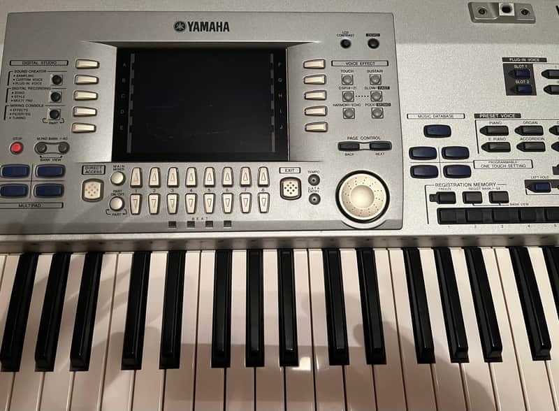 Yamaha 9000 Pro Keyboard Workstation image 1