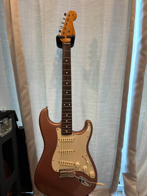 Fender Classic Series '60s Stratocaster with Rosewood Fretboard