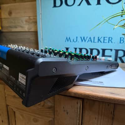 Yamaha MG12 12 Channel Analog Mixer 2014 - Present - Black image 6