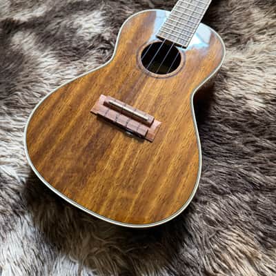 Kala KA-KCG Hawaiian Koa Series Concert Ukulele - Gloss Natural image 2