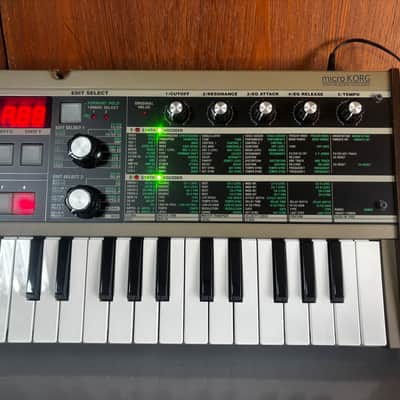 Korg Microkorg Synthesizer/Vocoder w/ box image 4