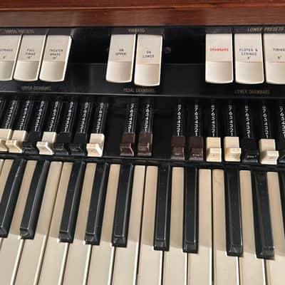 Hammond Organ, with Premium Internal Speakers & Bench image 4