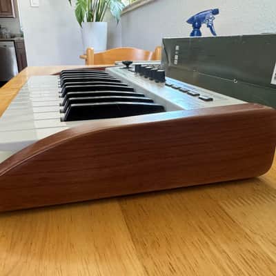 Arturia Analog Player Experience 25-Key Keyboard Controller 2010 - 2014 - White image 3