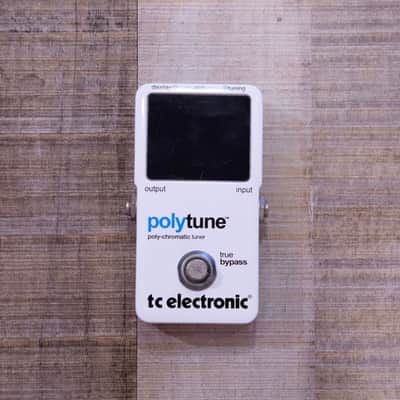 TC Electronic PolyTune Poly-Chromatic Tuner - White Gloss image 1