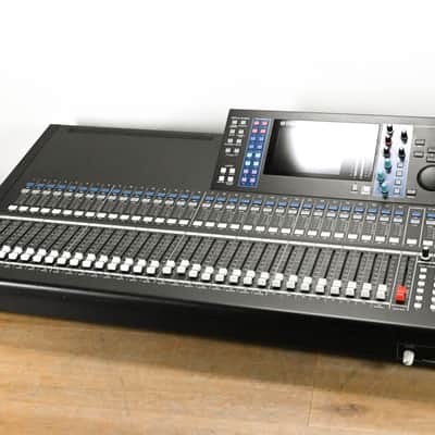 Yamaha LS9-32 32-Input Digital Mixing Console CG012RD image 1