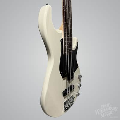 Yamaha BB235VW 5-String Bass Guitar, Vintage White image 3